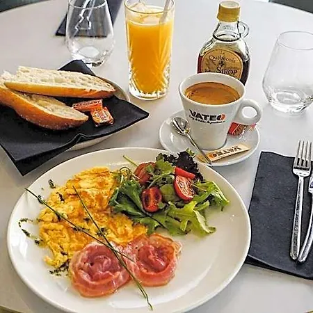 On The Massena! Free Breakfast Nice