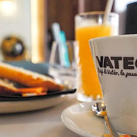 Hotel On The Massena! Free Breakfast 4*